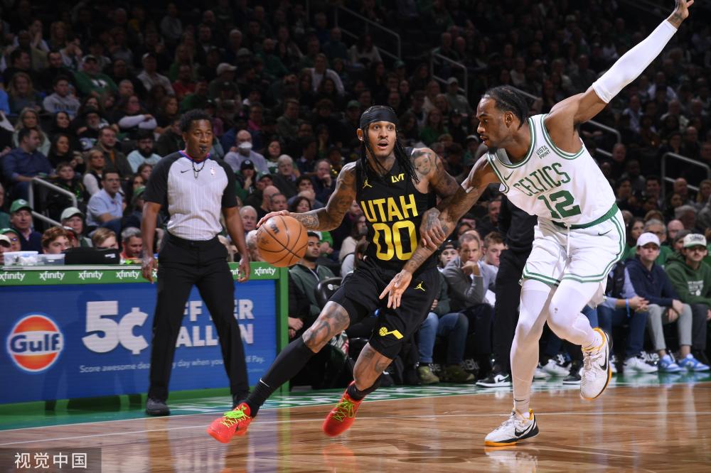 在比赛初期 在比赛初期