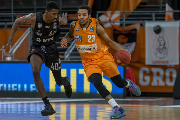 他个人的技 他个人的技